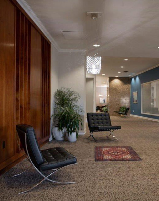 inviting lobby of Wyncote House Apartments